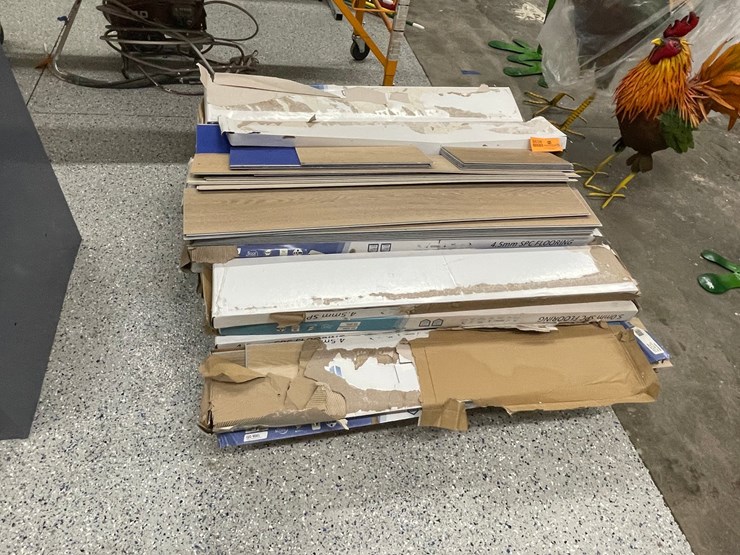 #8608-•-laminate-flooring-image-4