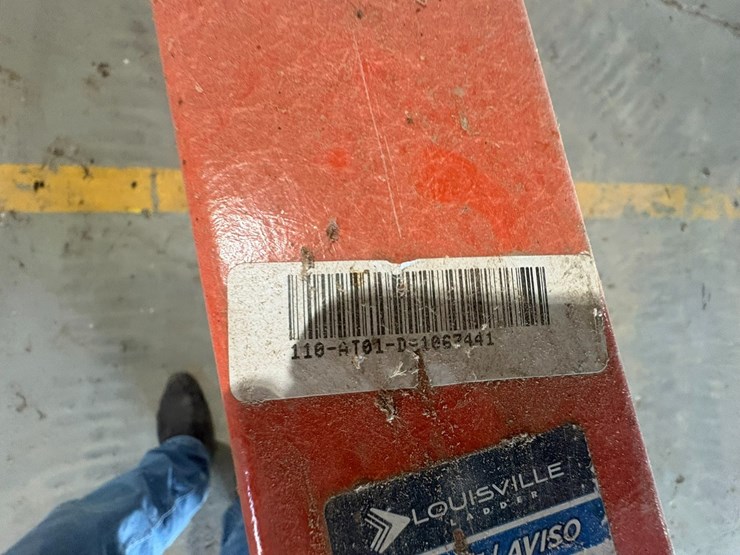 #42115-•-louisville-15'-step-ladder-image-5