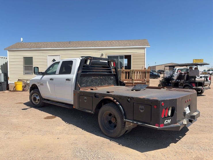 2015-ram-3500-laramie-image-4