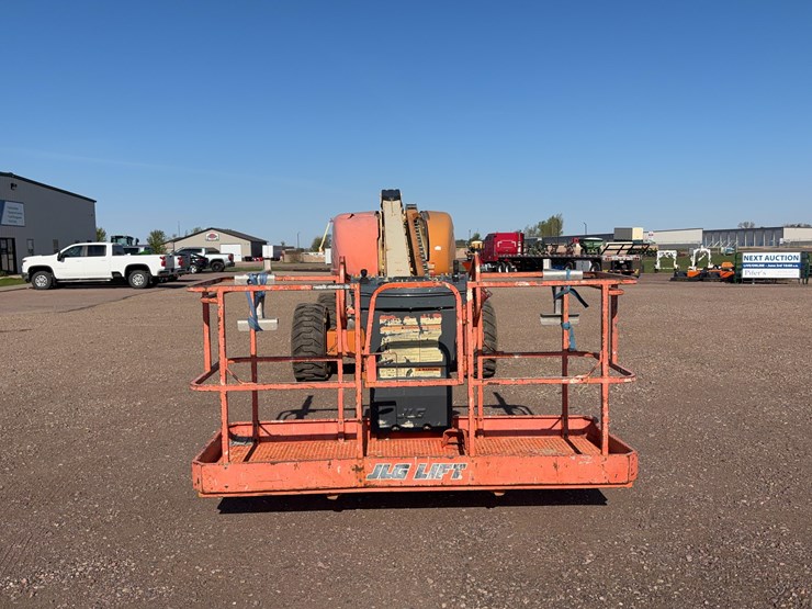 2000-jlg-600s-image-2