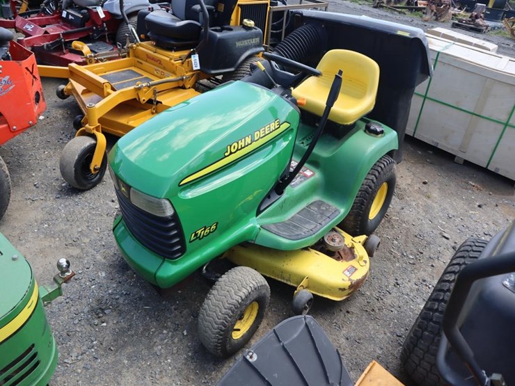john-deere-lt166-image-4