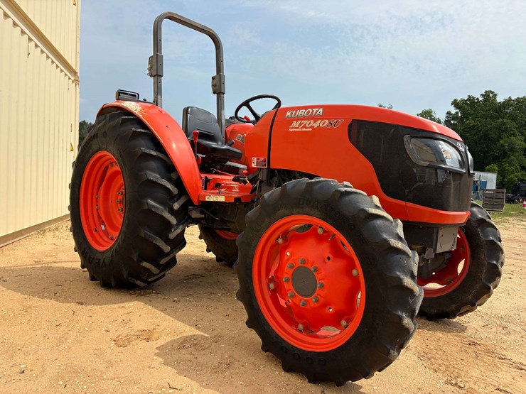 2013-kubota-m7040-image-3