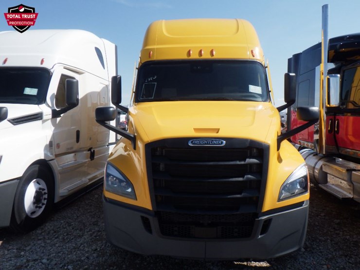 2022-freightliner-cascadia-126-image-2