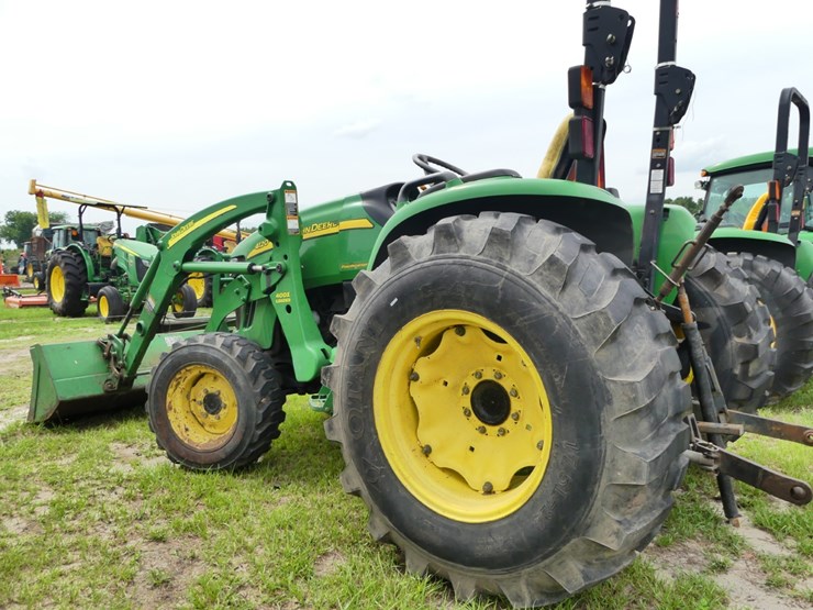 john-deere-4120-image-4