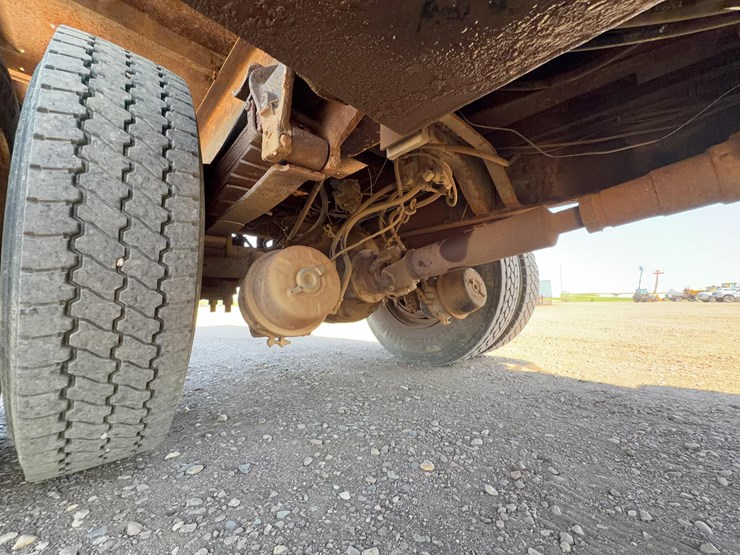 1997-ford-l8000-image-15