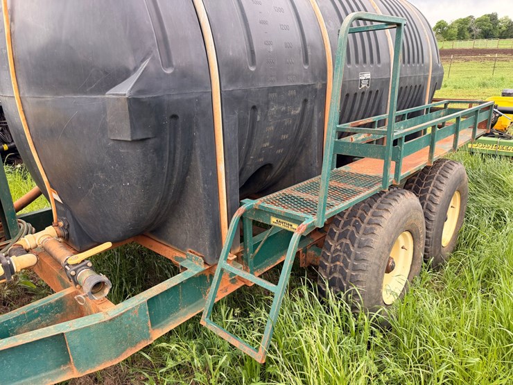 #530-•-1600-gallon-nurse-tank-trailer-with-pump-image-3