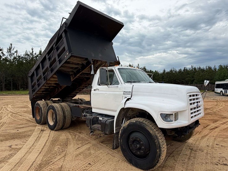 1990-ford-f900-image-2