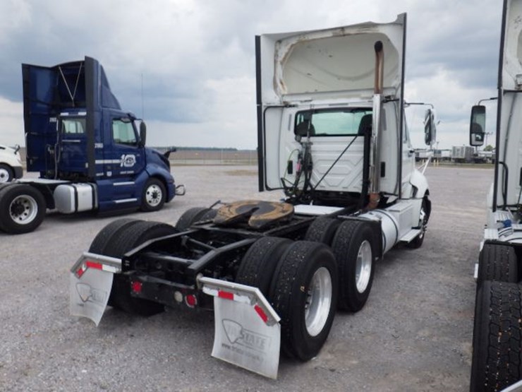 2017-international-prostar-image-9