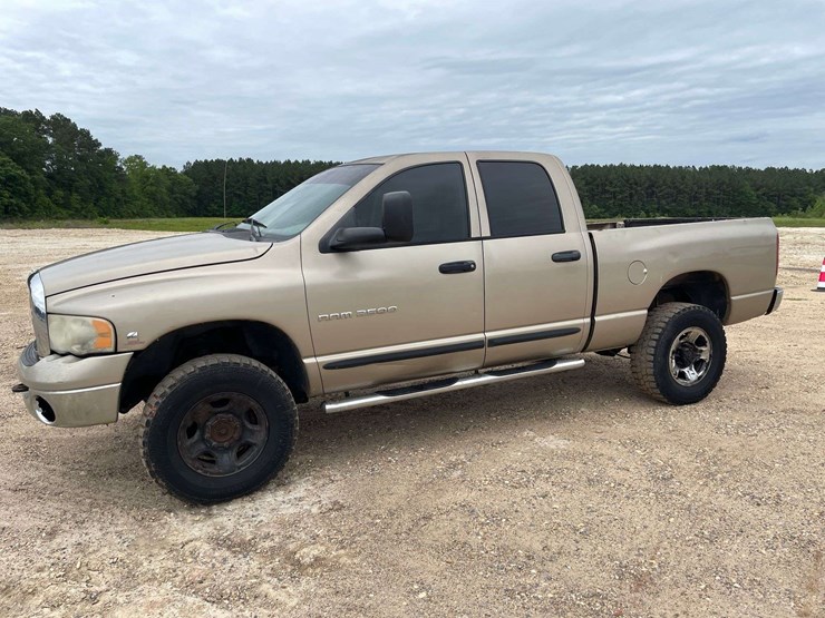 2004-dodge-ram-2500-image-1
