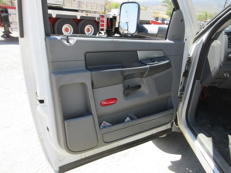 2010-dodge-ram-4500-image-13