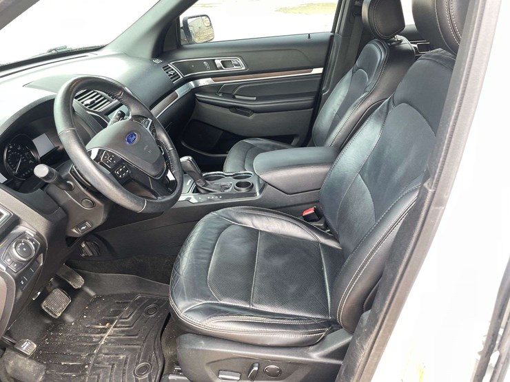 2017-ford-explorer-limited-image-10
