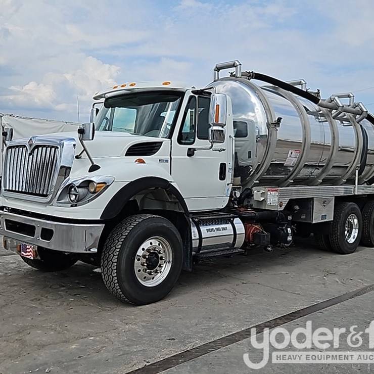 2011 INTERNATIONAL 7400