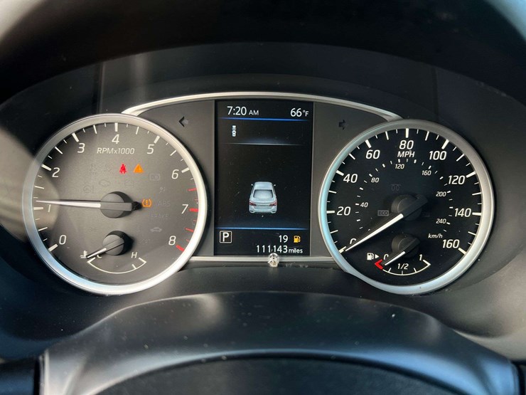 2019-nissan-sentra-sr-image-30