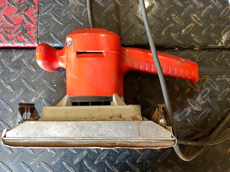 #1843-•-milwaukee-orbital-sander-image-7