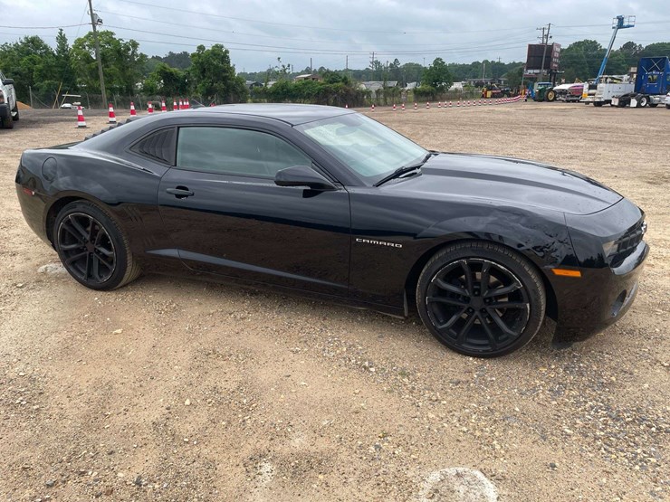 2013-chevrolet-camaro-ls-2-door-coupe-(190,120-miles)-image-4