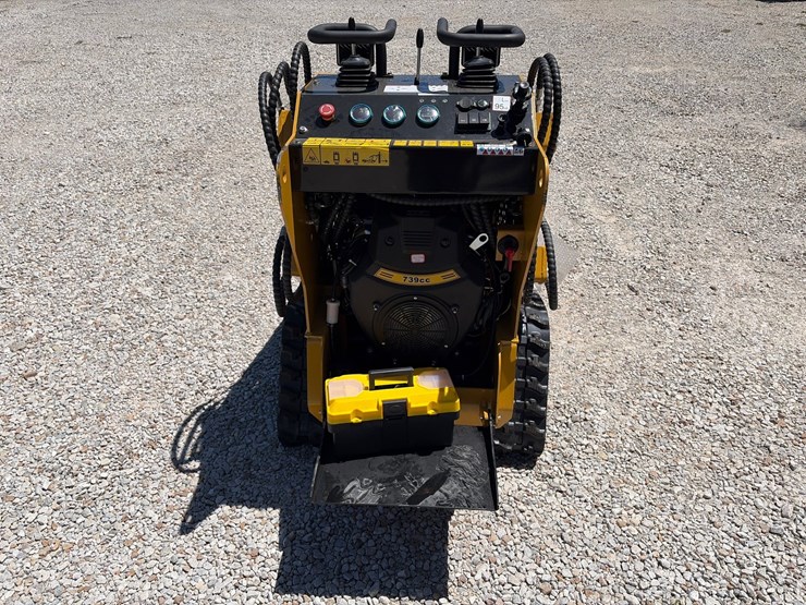 #228-•-unused-2026-agt-mx-crt23-mini-skid-steer-loader-image-4