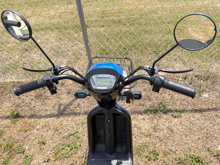 #591-•-electric-scooter-image-5