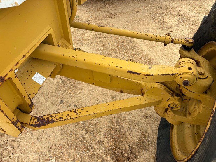 caterpillar-120-image-25