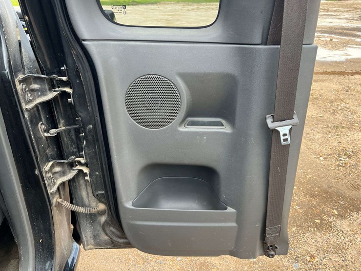 2004-chevrolet-colorado-ls-image-14