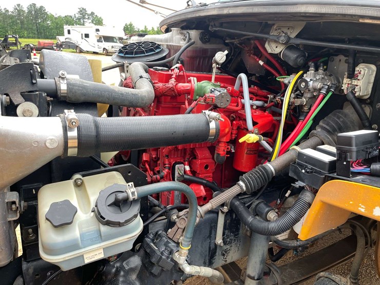 2012-freightliner-b2-image-7