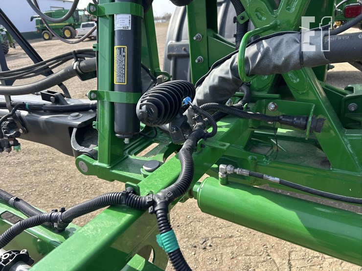2020-john-deere-r4045-image-90