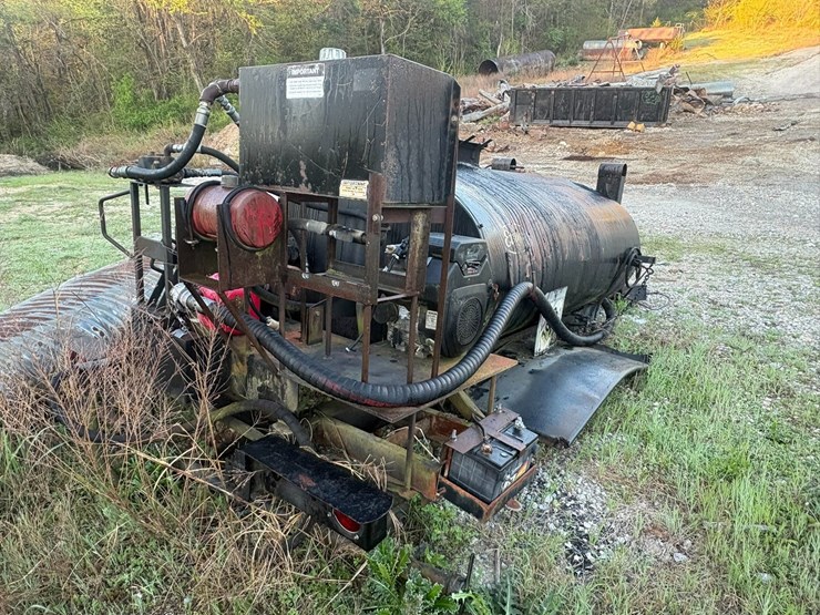 #23972-•-etnyre-8'-asphalt-tanker-image-4