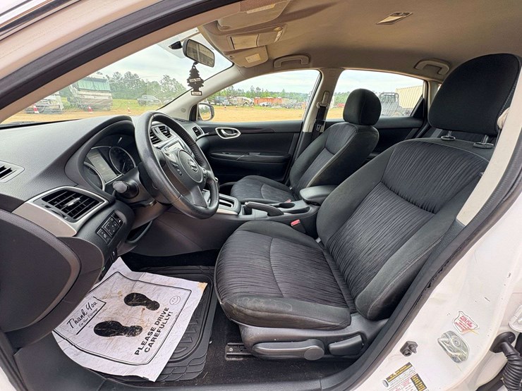 2019-nissan-sentra-sv-4-door-sedan-(150,420-miles)-image-11