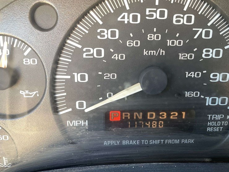 2002-chevrolet-express-2500-image-26