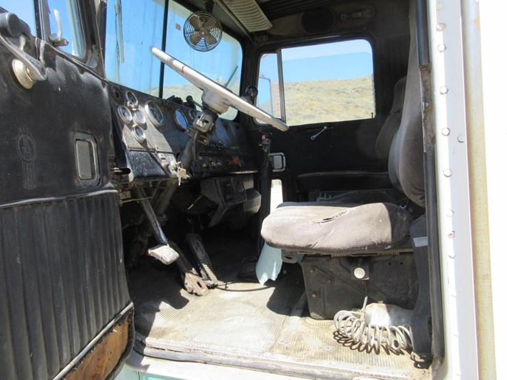 1981-kenworth-w900-image-7