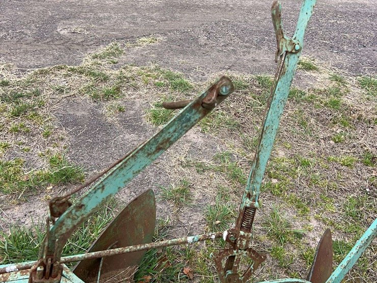 massey-harris-two-bottom-plow-image-8