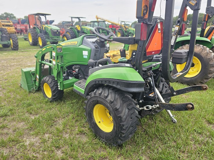 2018-john-deere-1025r-image-4