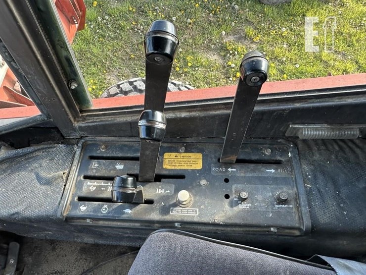 hesston-6650-image-16