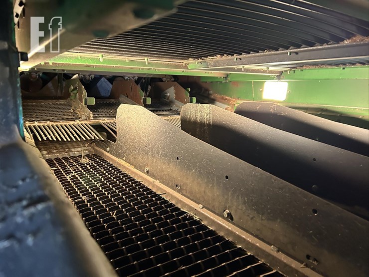 2016-john-deere-s680-image-32