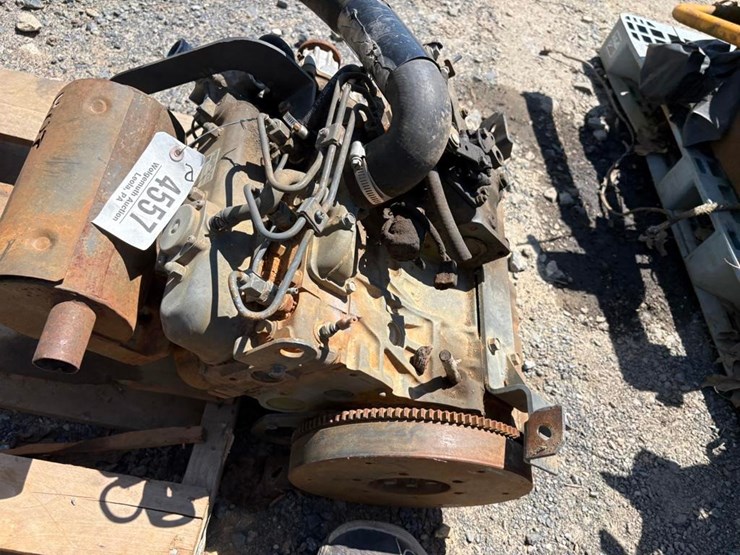 kubota-d1005-3-cylinder-diesel-engine-image-4