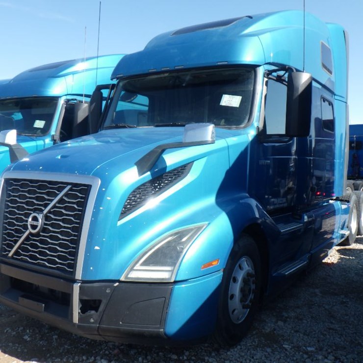 2019 VOLVO VNL860