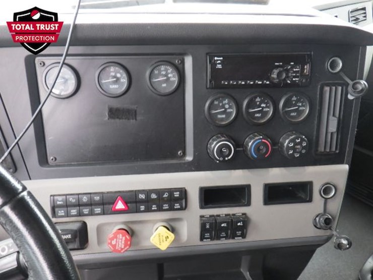 2021-freightliner-cascadia-126-image-21