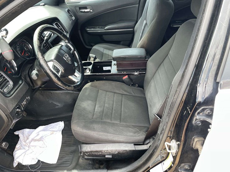 2014-dodge-charger-4-door-police-sedan-(133,562-miles)-image-10