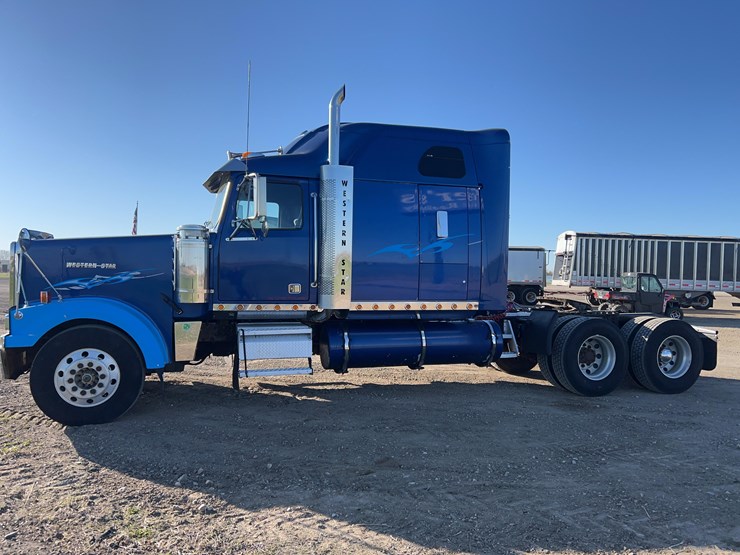 2004-western-star-semi-image-1