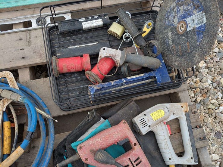 used-power-tools-and-woodworking-equipment-image-3