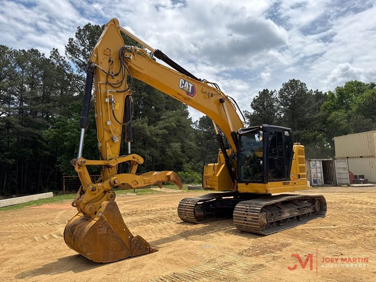 2021-caterpillar-325-image-2