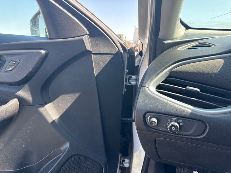 #41116-•-2018-chevrolet-malibu-sedan-1g1zb5st1jf293274-inv#-41116-image-29
