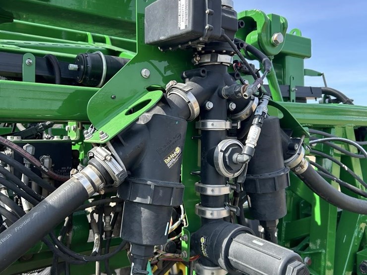 2020-john-deere-r4045-image-94