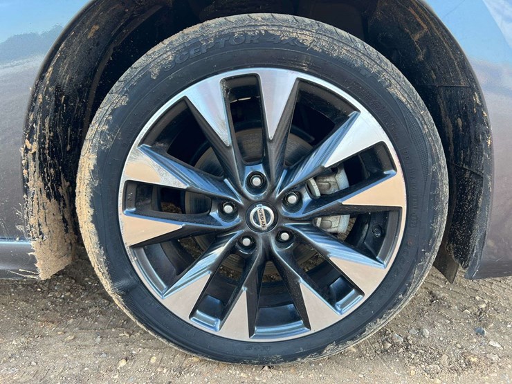 2019-nissan-sentra-sr-image-18