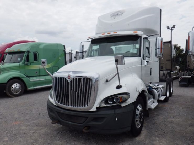 2017-international-prostar-image-1