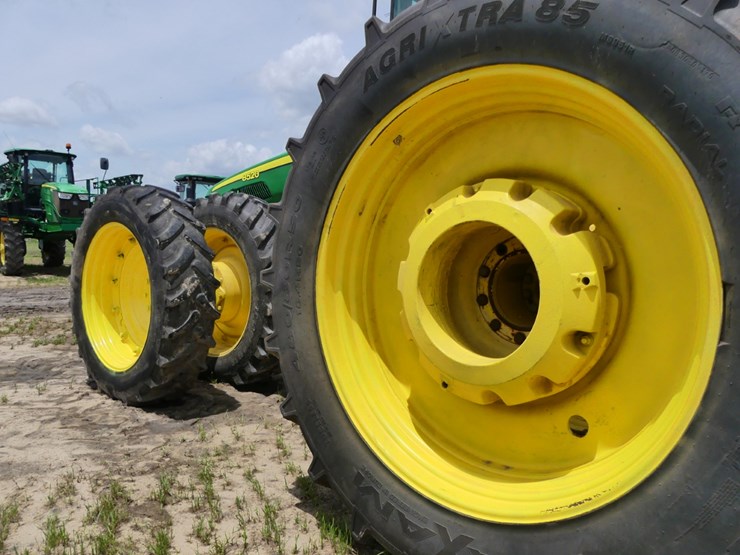 john-deere-8520-image-10