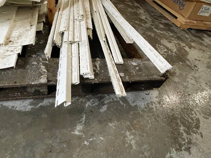 #3293-•-(47)-d-4-white-siding-image-9