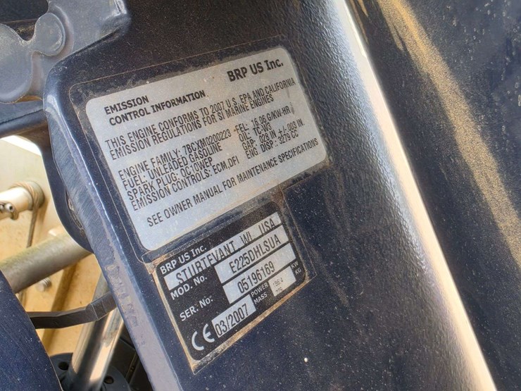 2007-bullet-21xdc-21ft-high-performance-bass-boat-/-225hp-evinrude-motor-image-21