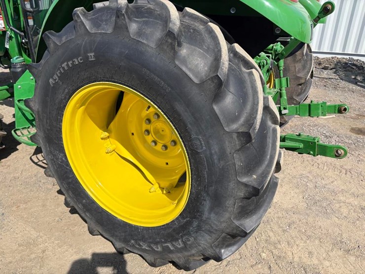 2024-john-deere-5060e-image-13