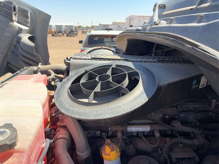 2019-freightliner-cascadia-113-image-44