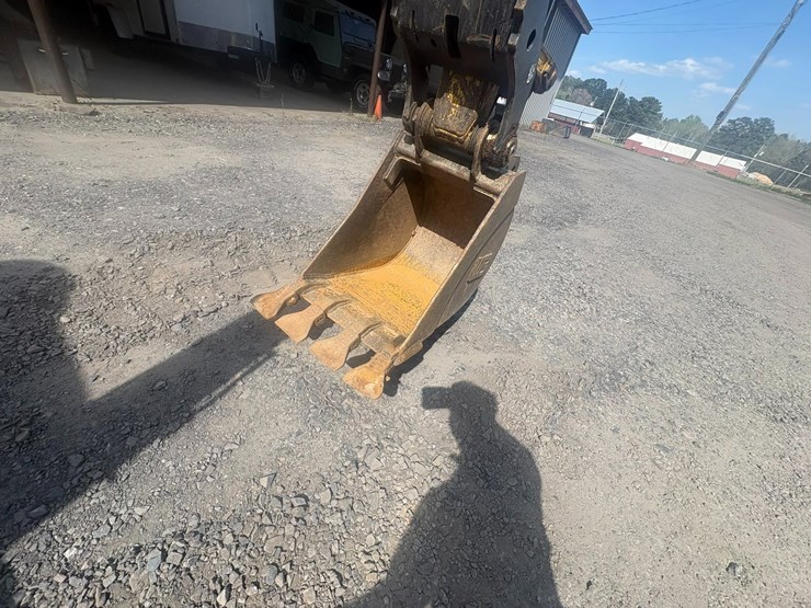 new-holland-e50b-image-25
